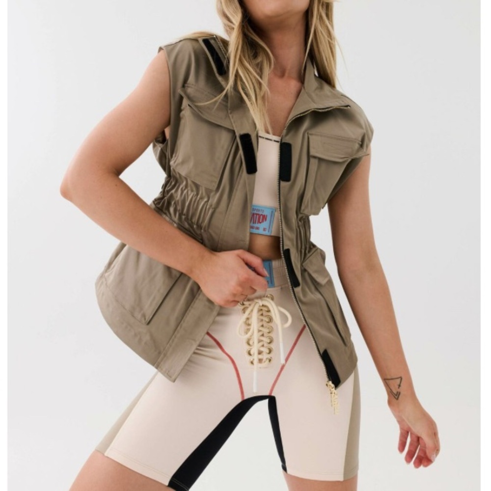 P.E Nation Crosscourt Vest Jacket in Silver Mink – Size Small – NWT